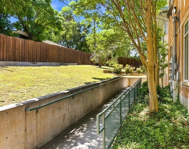 1617 W Oleander Street - Photo Thumbnail 2