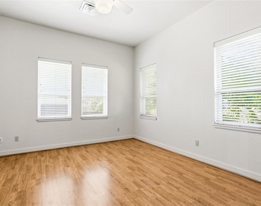 1617 W Oleander Street - Photo Thumbnail 16
