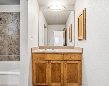 1617 W Oleander Street - Photo Thumbnail 13