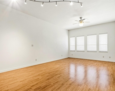 1617 W Oleander Street - Photo Thumbnail 6