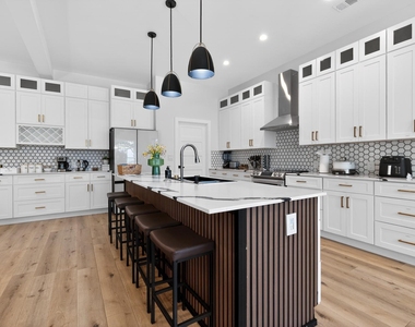 1704 Mcbroom Street - Photo Thumbnail 14