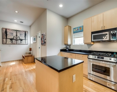 4026 Travis Street - Photo Thumbnail 12