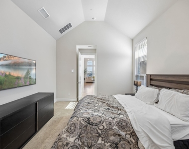 2624 Fiddler Way - Photo Thumbnail 13