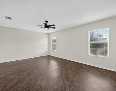 1608 Diamond Lake Trail - Photo Thumbnail 3