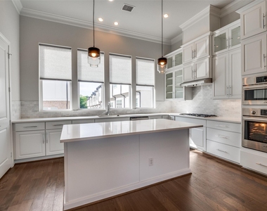 2262 Alterbrook Lane - Photo Thumbnail 9