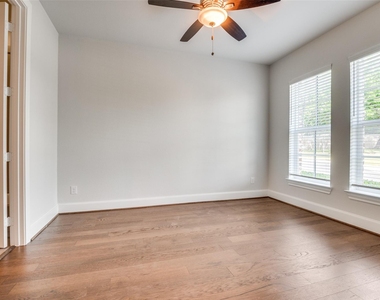 2262 Alterbrook Lane - Photo Thumbnail 14