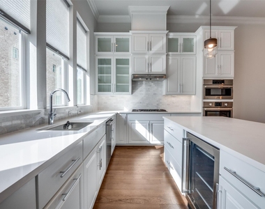 2262 Alterbrook Lane - Photo Thumbnail 11
