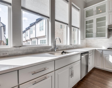 2262 Alterbrook Lane - Photo Thumbnail 12
