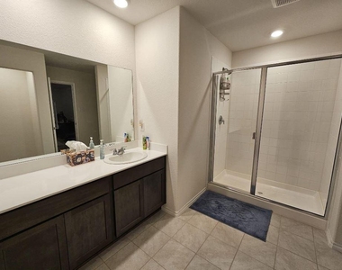 708 English Drive - Photo Thumbnail 2