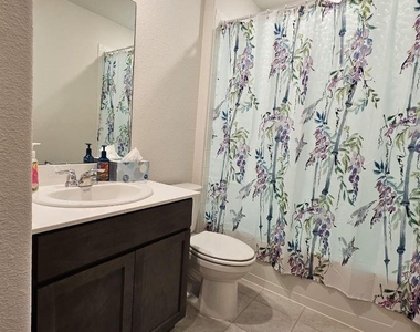 708 English Drive - Photo Thumbnail 4
