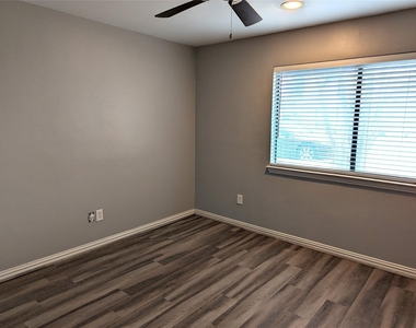 509 Pine Trail Drive - Photo Thumbnail 11