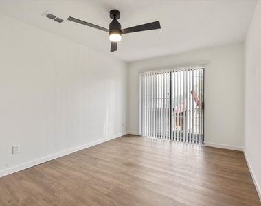 1117 S Rusk Street - Photo Thumbnail 7