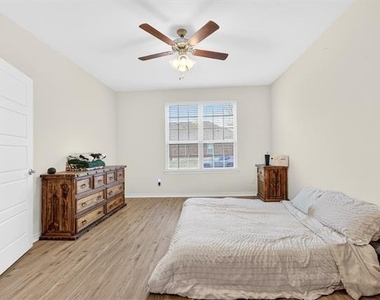 2261 Obsidian Drive - Photo Thumbnail 6