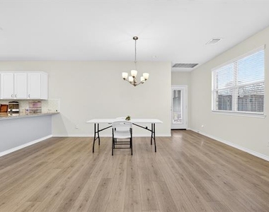 2261 Obsidian Drive - Photo Thumbnail 11