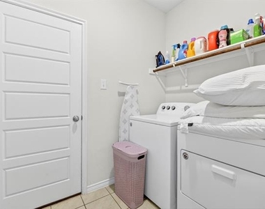 2261 Obsidian Drive - Photo Thumbnail 17