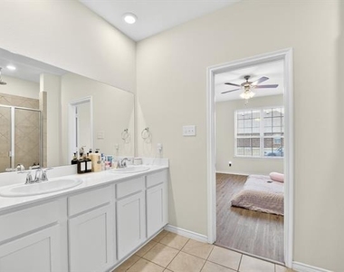 2261 Obsidian Drive - Photo Thumbnail 4