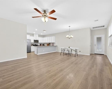 2261 Obsidian Drive - Photo Thumbnail 8
