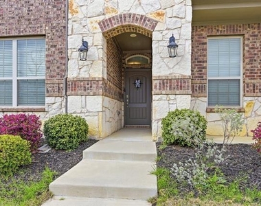 2261 Obsidian Drive - Photo Thumbnail 2