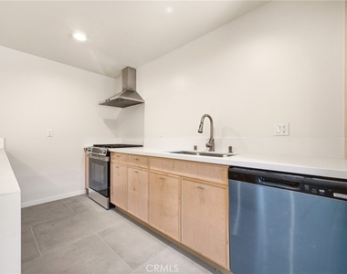 414 Stedman - Photo Thumbnail 5