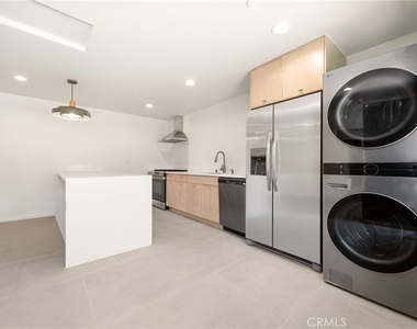 414 Stedman - Photo Thumbnail 4