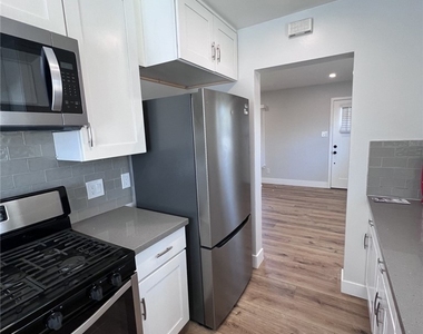 3460 Washington - Photo Thumbnail 2