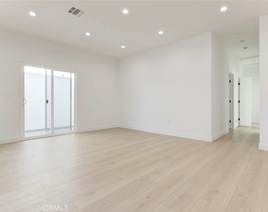 2242 N Keystone - Photo Thumbnail 6