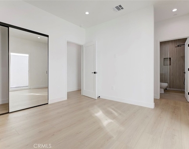 2242 N Keystone - Photo Thumbnail 17