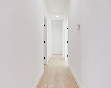 2242 N Keystone - Photo Thumbnail 12