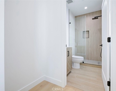 2242 N Keystone - Photo Thumbnail 11