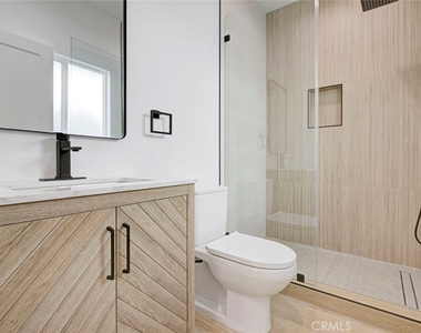 2242 N Keystone - Photo Thumbnail 18