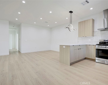 2242 N Keystone - Photo Thumbnail 5