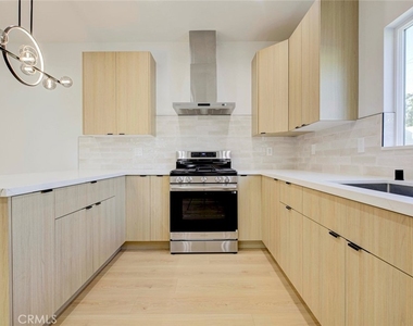 2242 N Keystone - Photo Thumbnail 4