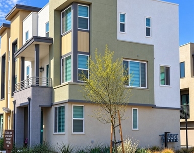 27007 Tanager - Photo Thumbnail 19