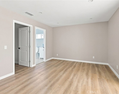 40235 W 17th St - Photo Thumbnail 22