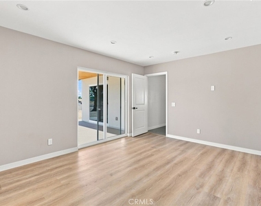 40235 W 17th St - Photo Thumbnail 20