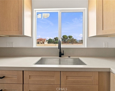 40235 W 17th St - Photo Thumbnail 13