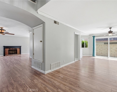 28942 Rue Daniel - Photo Thumbnail 3