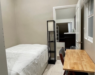 7524 Fountain Avenue - Photo Thumbnail 7