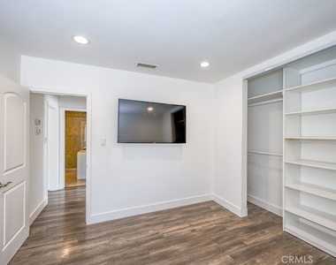 6506 Teesdale Avenue - Photo Thumbnail 9