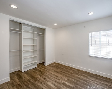 6506 Teesdale Avenue - Photo Thumbnail 8