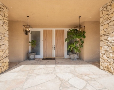 4321 Clear Valley Drive - Photo Thumbnail 3