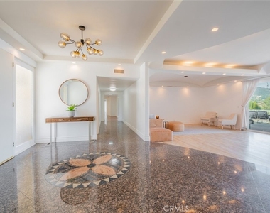 4321 Clear Valley Drive - Photo Thumbnail 5