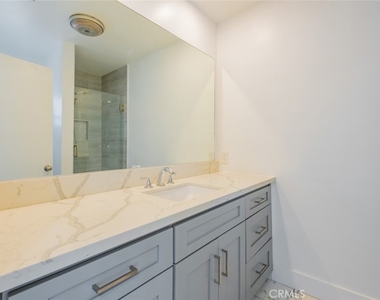 4321 Clear Valley Drive - Photo Thumbnail 32