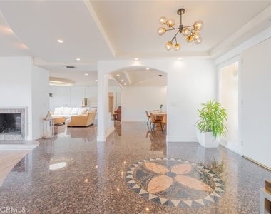 4321 Clear Valley Drive - Photo Thumbnail 7
