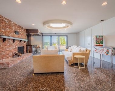 4321 Clear Valley Drive - Photo Thumbnail 13