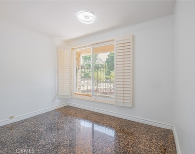 4321 Clear Valley Drive - Photo Thumbnail 27