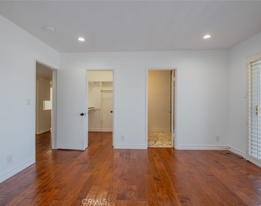 4321 Clear Valley Drive - Photo Thumbnail 30