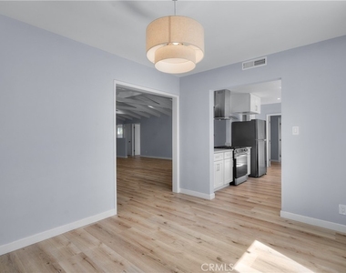 16824 Calahan Street - Photo Thumbnail 10