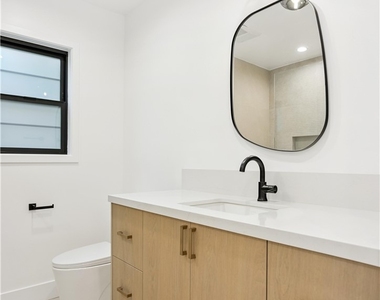 5743 Natick Ave - Photo Thumbnail 13
