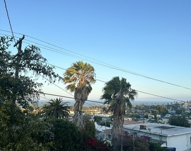 700 W 30th Street - Photo Thumbnail 8
